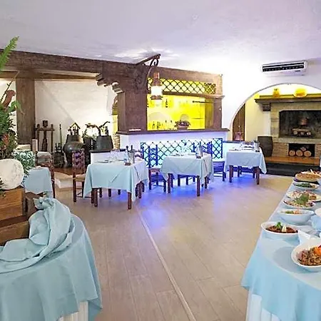 Cala Di Mola Hotel 3*