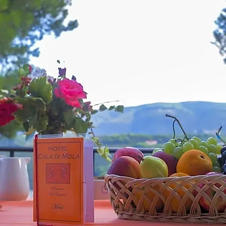 Cala Di Mola Hotel