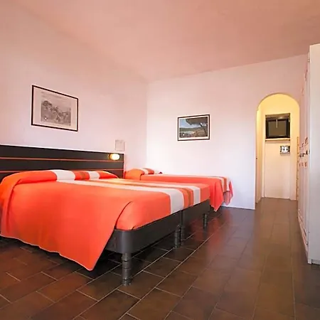 Cala Di Mola Hotel 3*